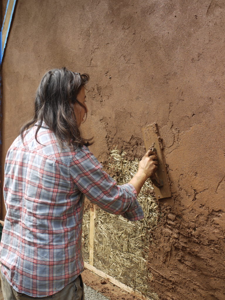 Clay Walls: Using Earthen Plasters and Paints in Your Home – Mother Earth  News